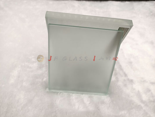 Gạch khối thủy tinh 8x8x3 che khuất tường phòng tắm