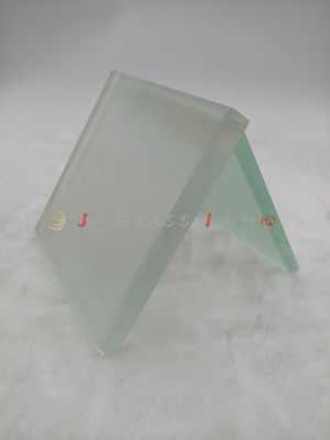 Gạch khối thủy tinh 8x8x3 che khuất tường phòng tắm