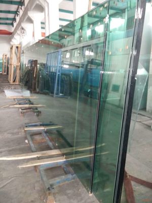 Các lớp ở giữa Nhà chọc trời Tấm kính tiêu chuẩn