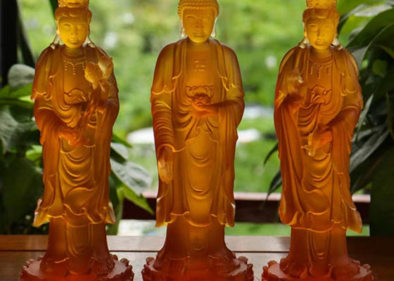 Đồ trang trí bằng thủy tinh pha lê