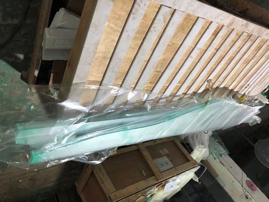 Vách ngăn trang trí Kính cường lực nhiều lớp có hình dạng không đều