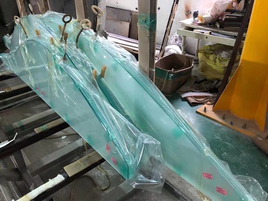 Vách ngăn trang trí Kính cường lực nhiều lớp có hình dạng không đều