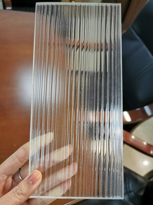 Tấm kính hợp nhất 3D có hoa văn SGCC Vách kính tắm